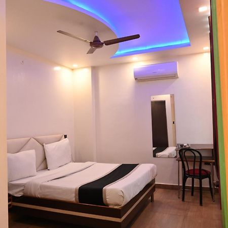 Hotel Riddhi Regency ลัคเนา ภายนอก รูปภาพ