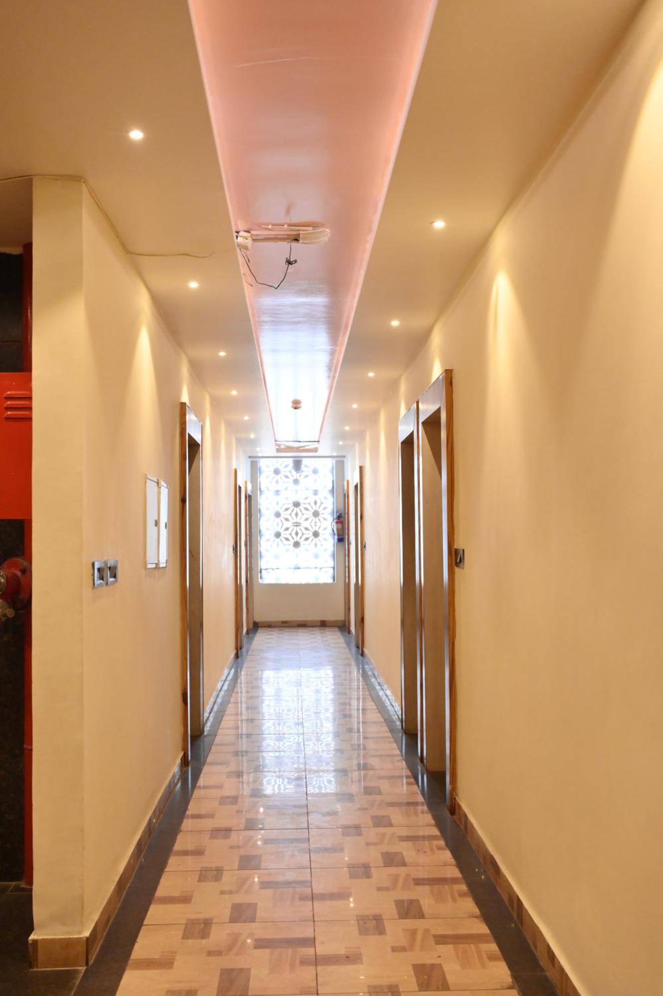 Hotel Riddhi Regency ลัคเนา ภายนอก รูปภาพ