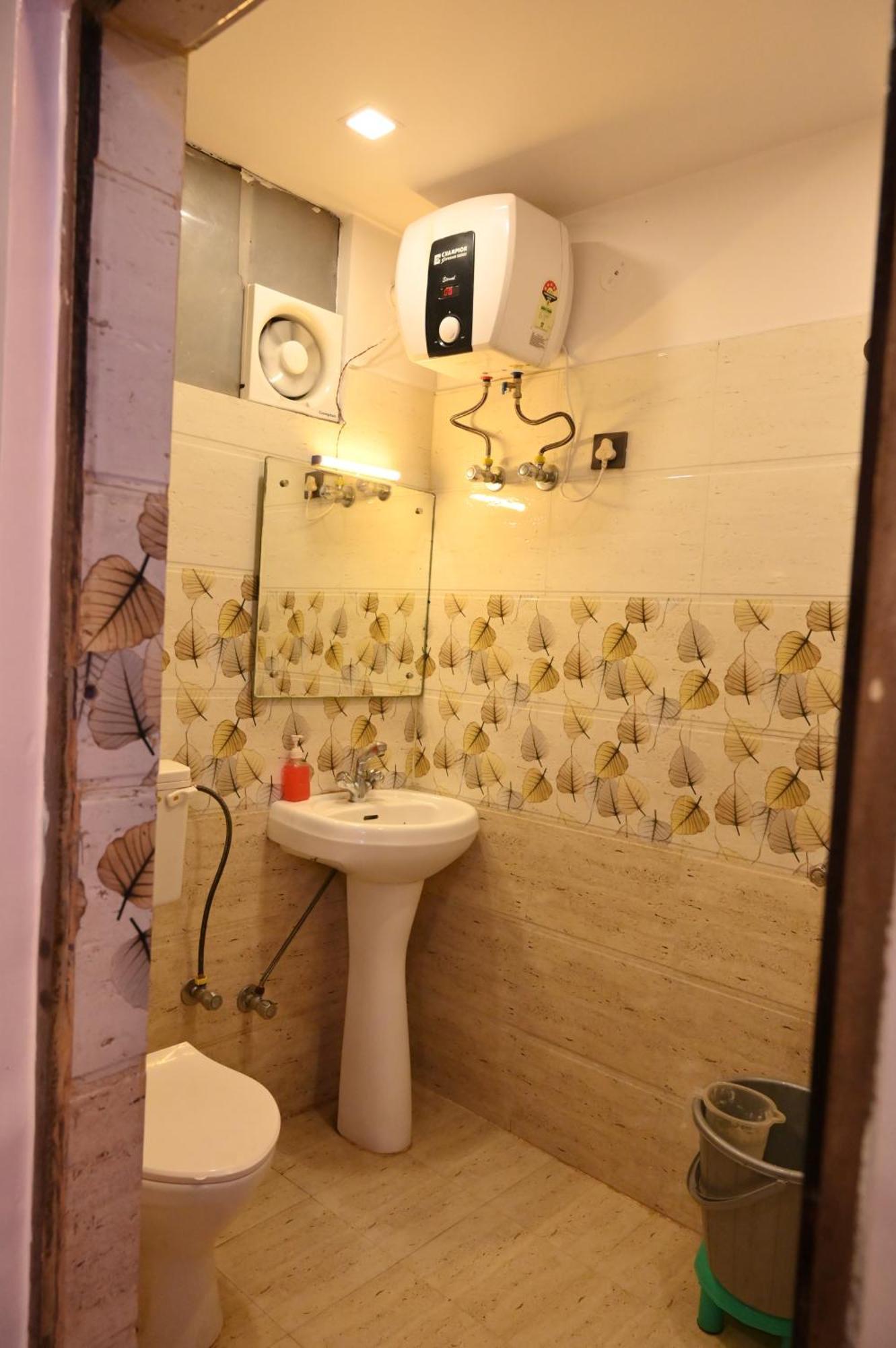 Hotel Riddhi Regency ลัคเนา ภายนอก รูปภาพ