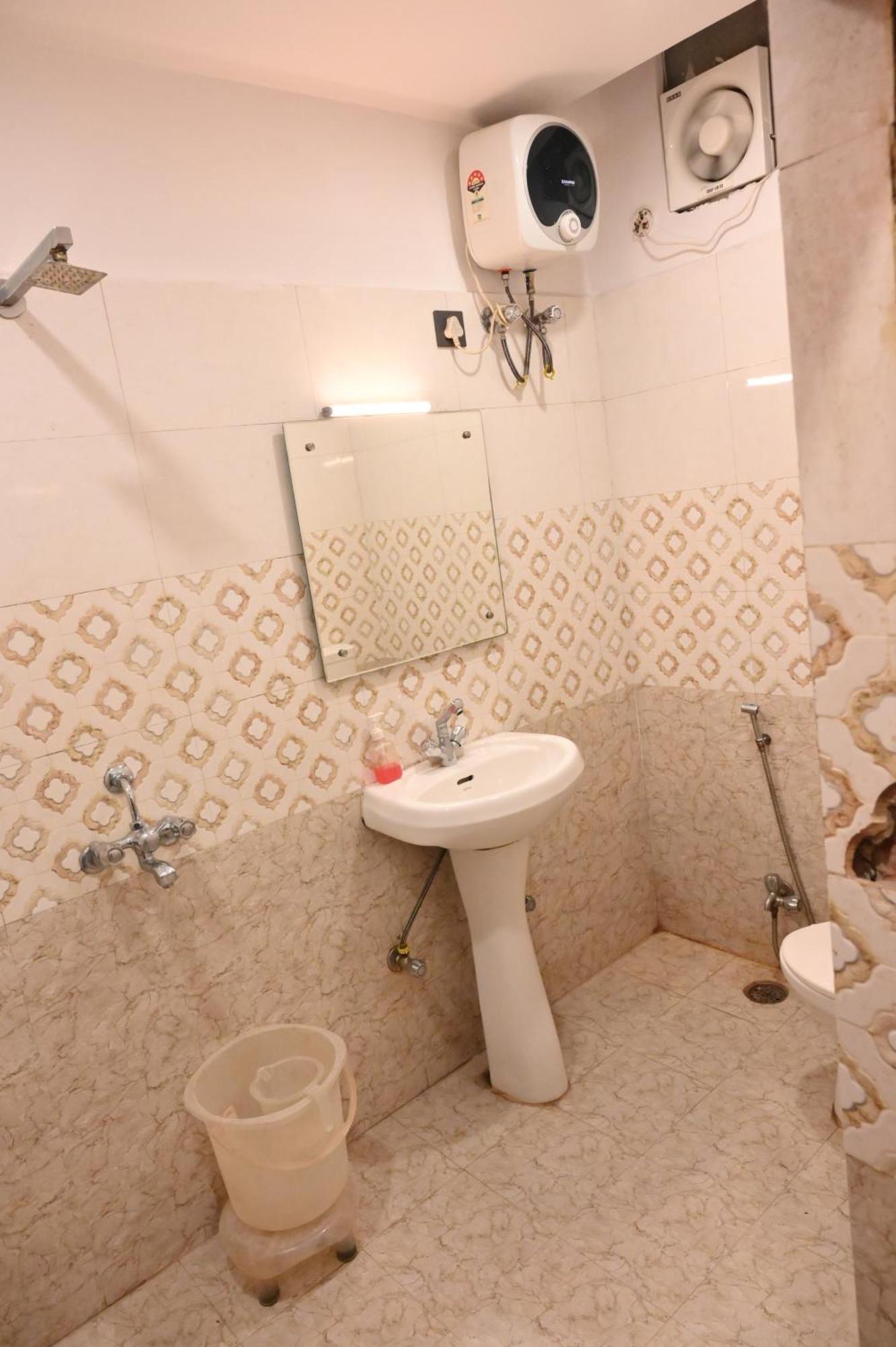 Hotel Riddhi Regency ลัคเนา ภายนอก รูปภาพ