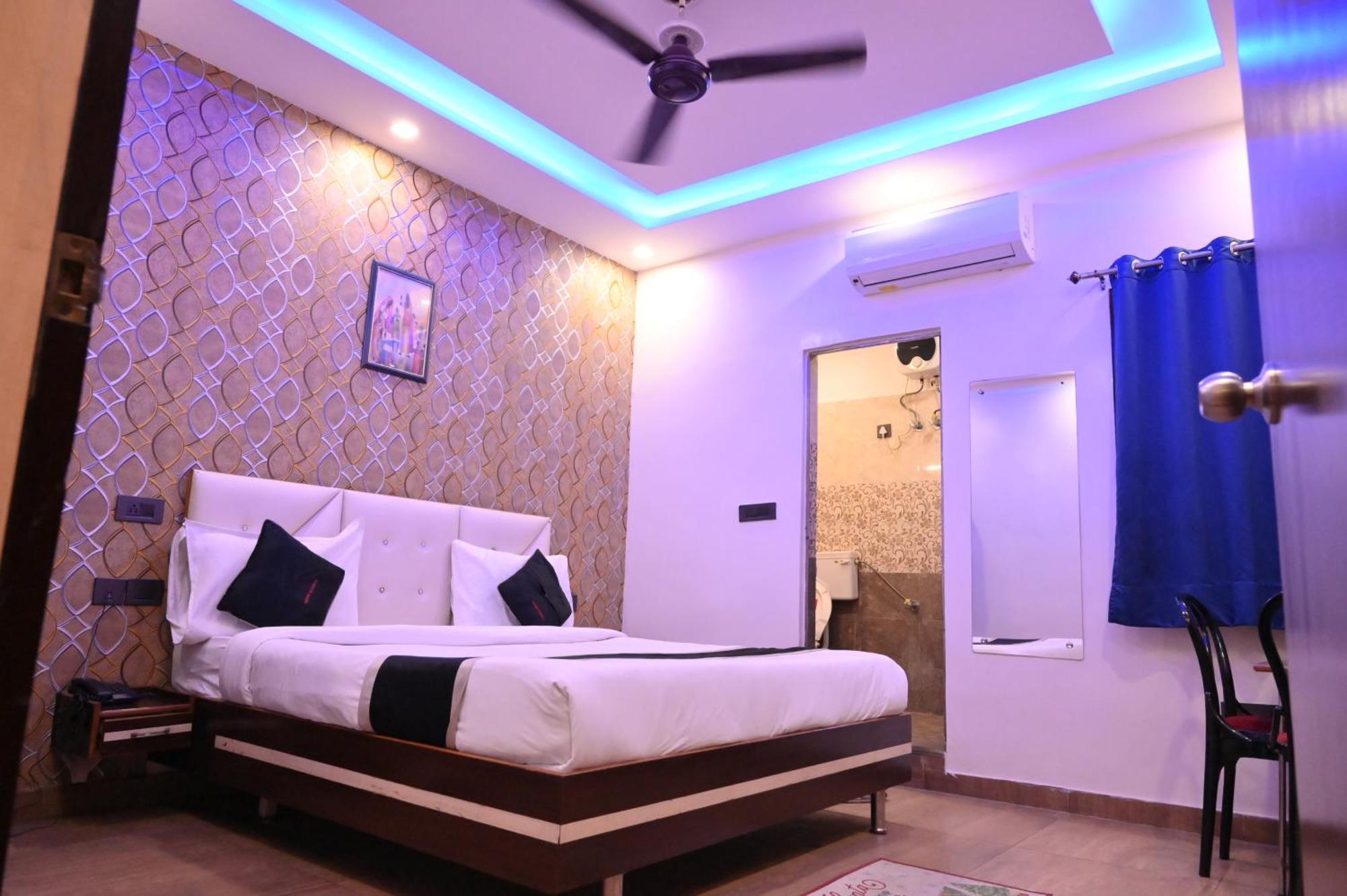 Hotel Riddhi Regency ลัคเนา ภายนอก รูปภาพ